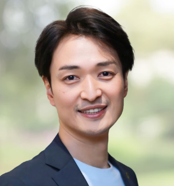 在留手続きに精通した行政書士 中田の顔写真（監修者紹介）